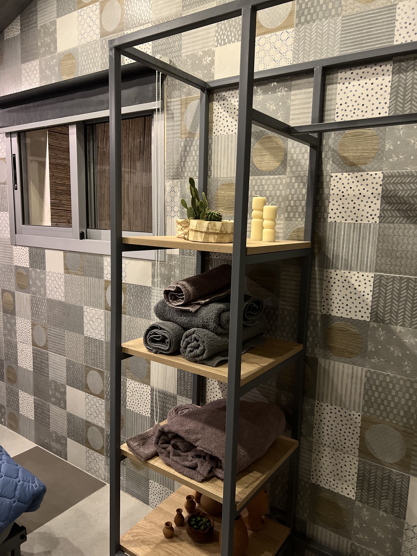 Towels & essentials